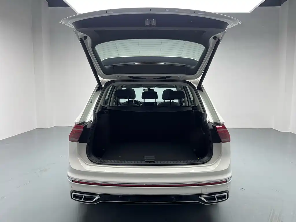 Volkswagen Tiguan L New Energy 2022 — фото 15