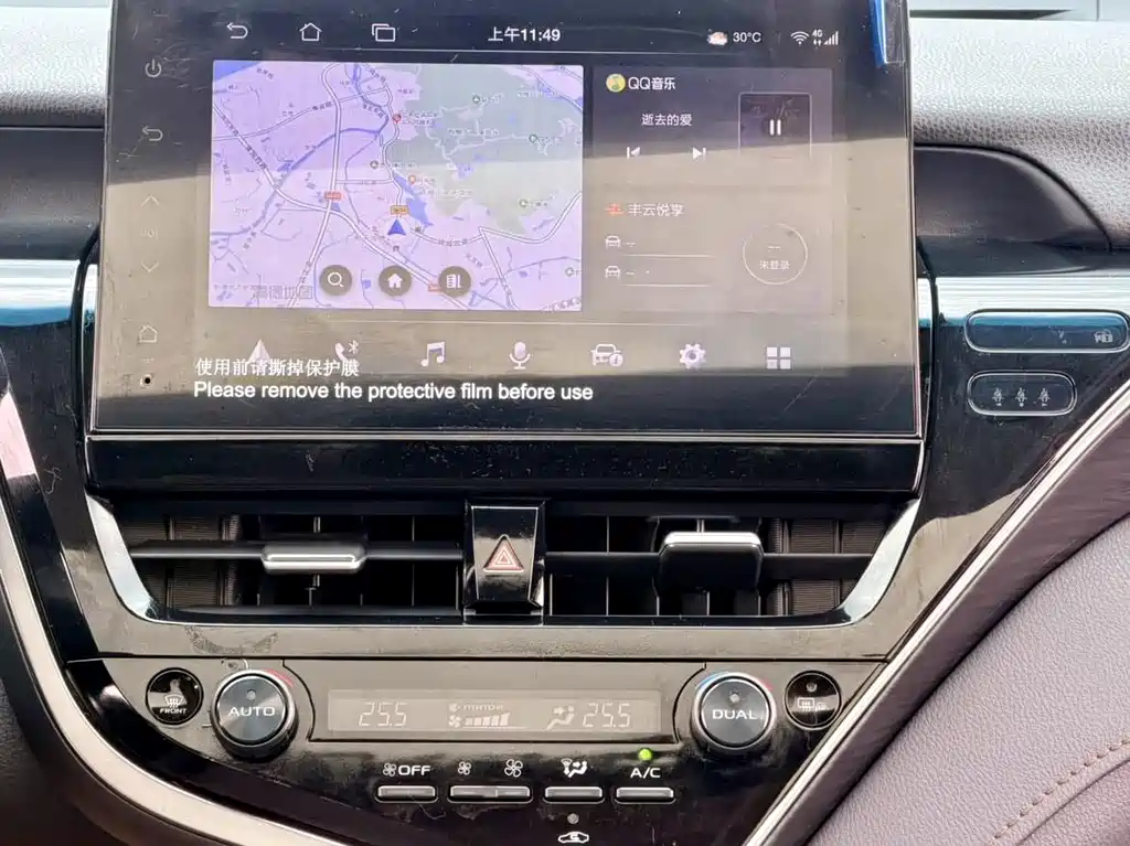 Toyota Camry 2023 — фото 15