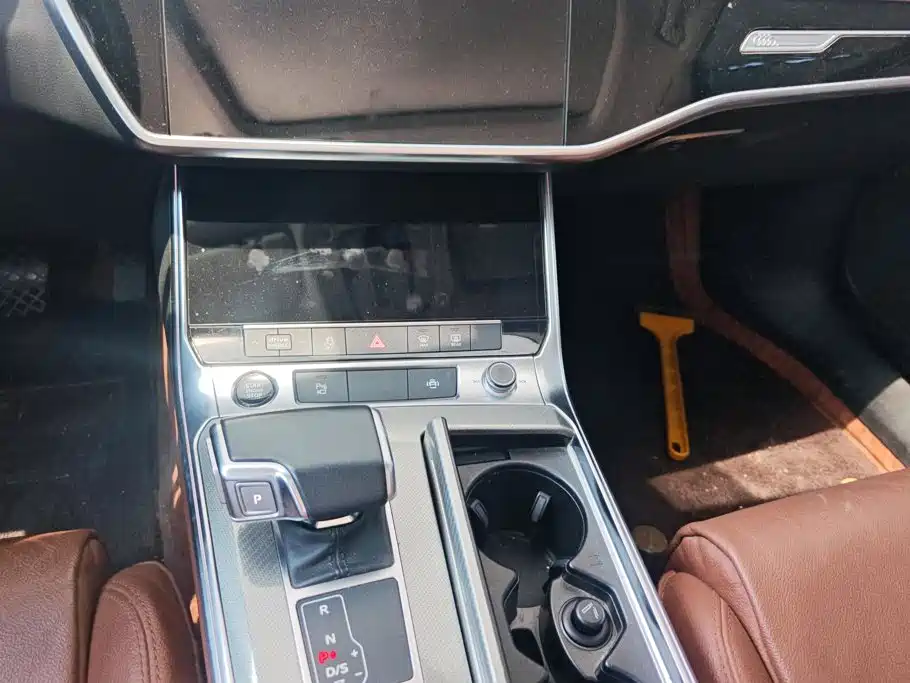 Audi A6L 2022 — фото 16