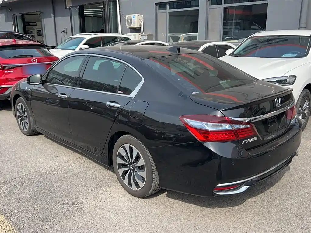 Honda Accord 2017 — фото 13