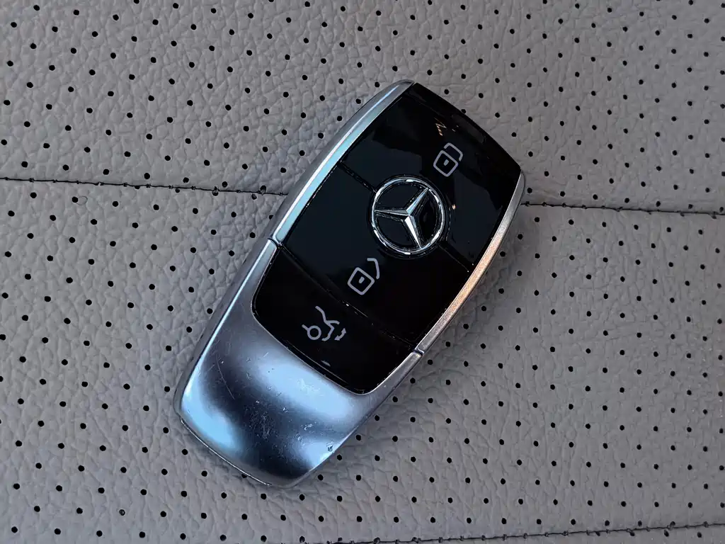 Mercedes-Benz E-Class 2020 — фото 28