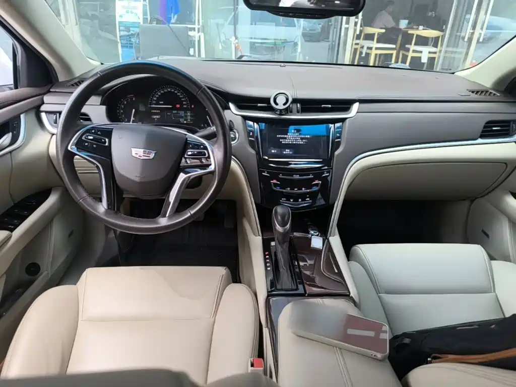 Cadillac XTS 2017 — фото 10