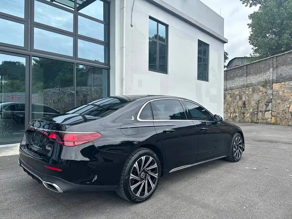 Mercedes-Benz E-Class 2025