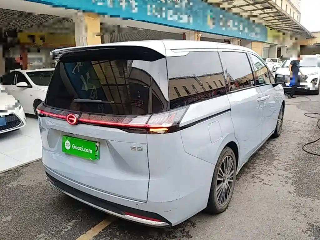 GAC Motor E8 PHEV 2024 — фото 5