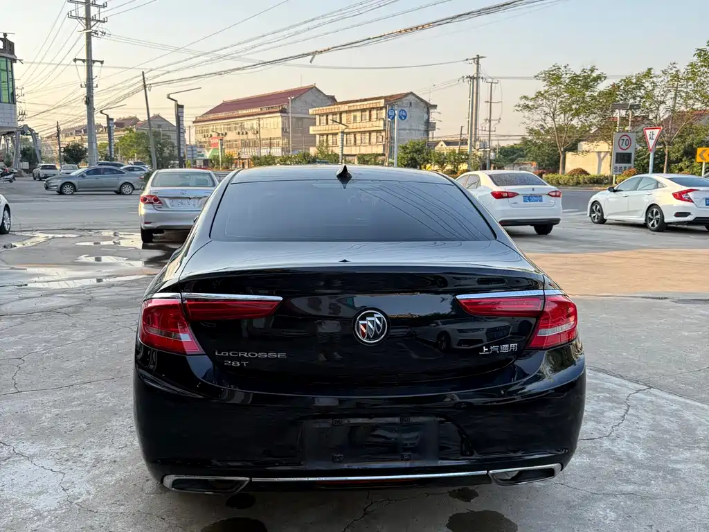 Buick LaCrosse 2018 — фото 10