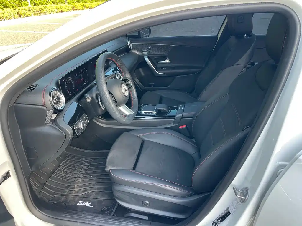 Mercedes-Benz A-Class 2024 — фото 9
