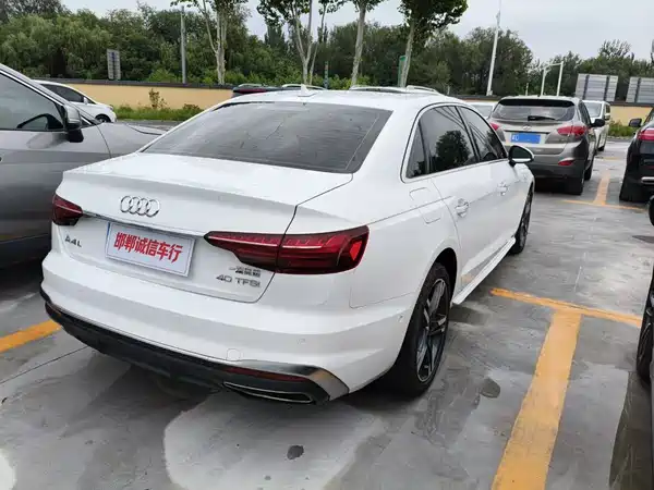 Audi A4L 2021