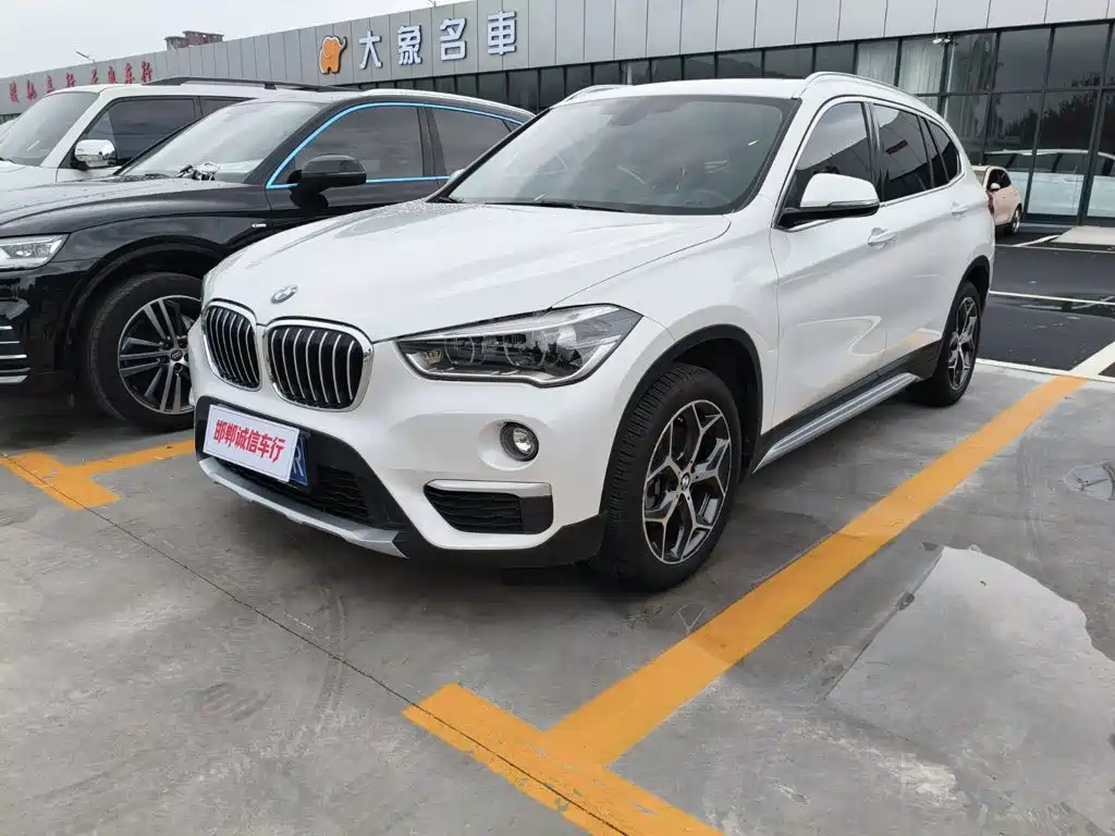 BMW X1 2019 — фото 1