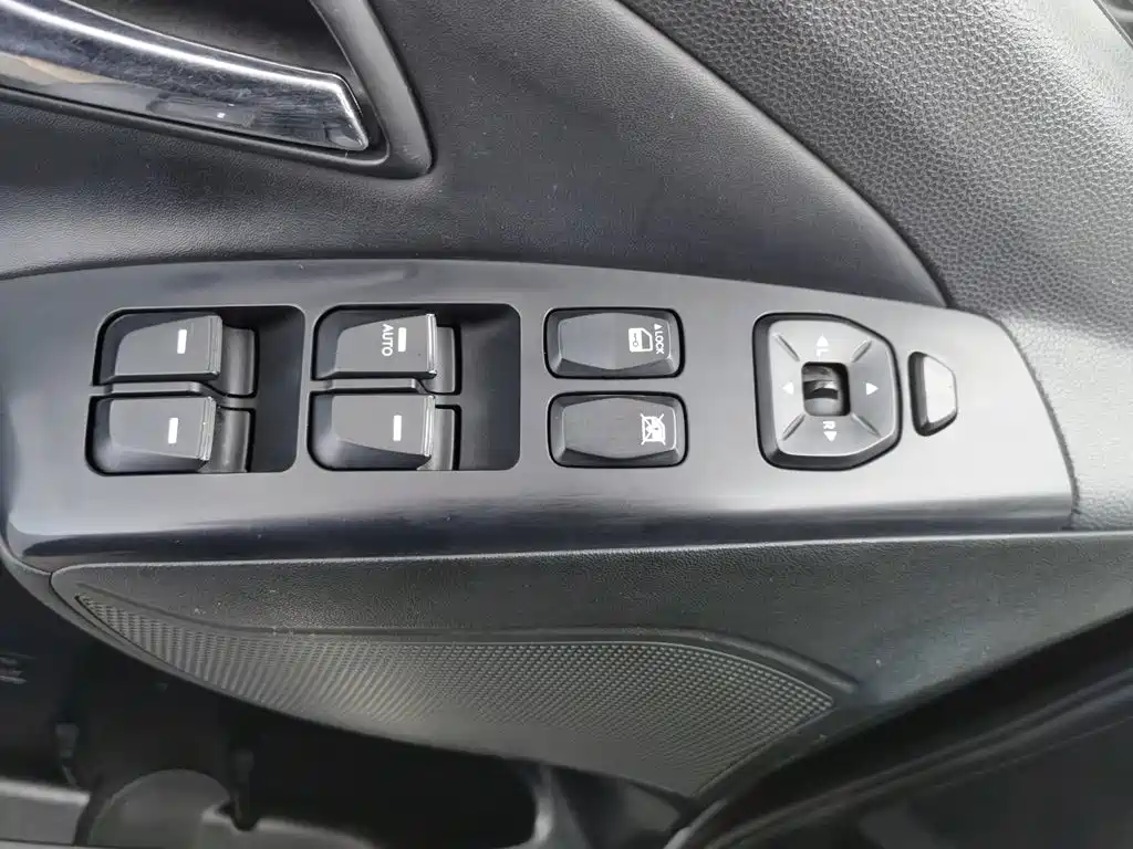 Hyundai ix35 2015 — фото 9