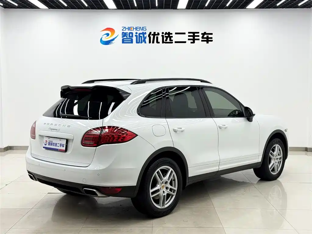 Porsche Cayenne 2015 — фото 24