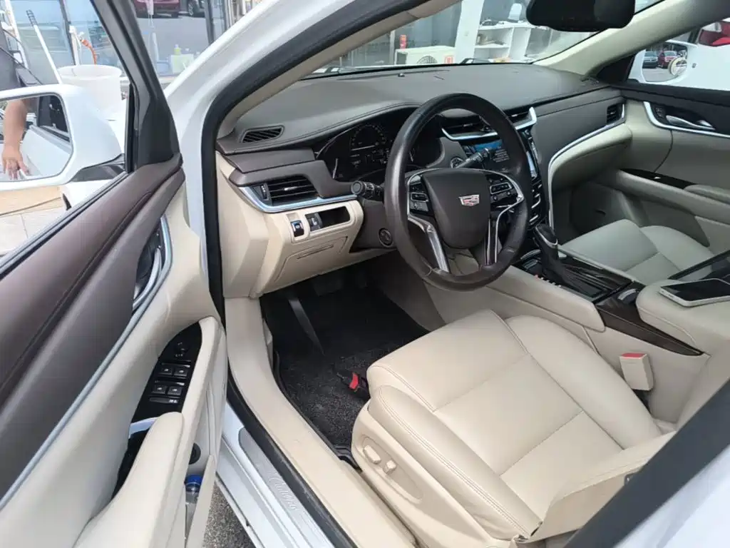 Cadillac XTS 2017 — фото 16