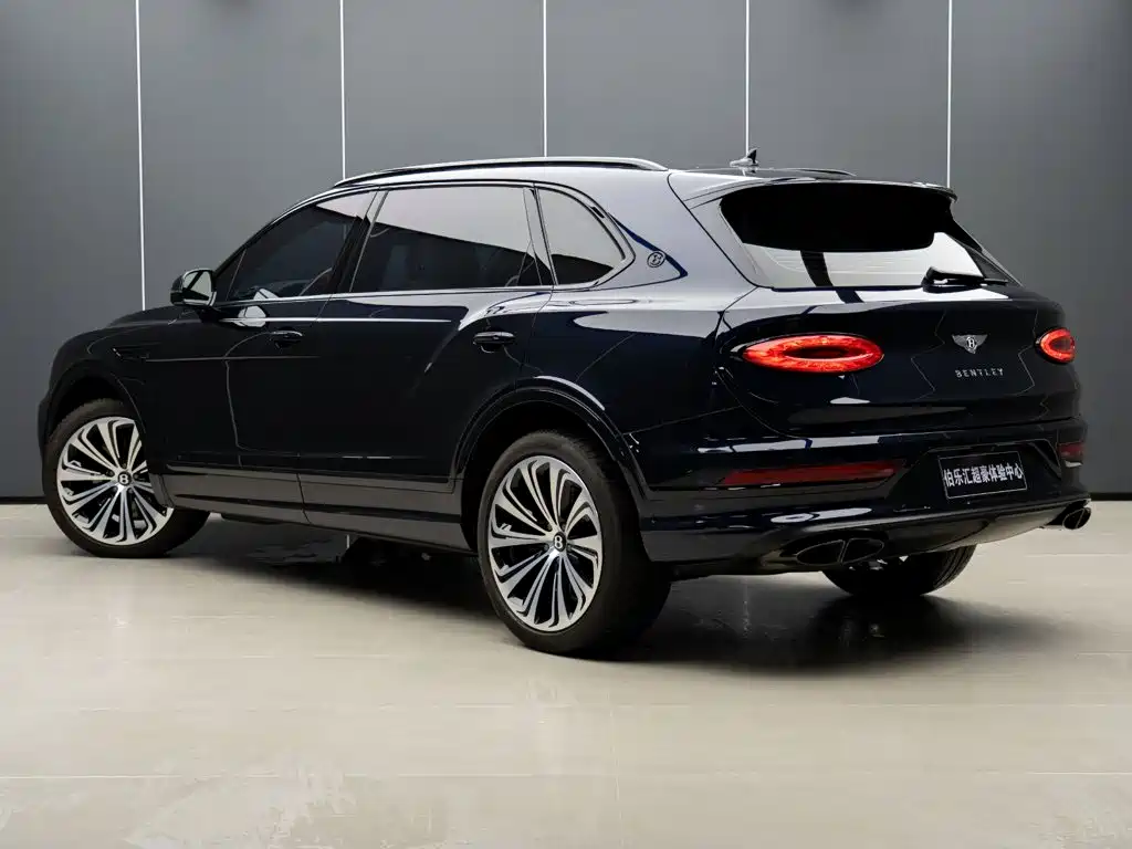Bentley Bentayga 2025 — фото 5