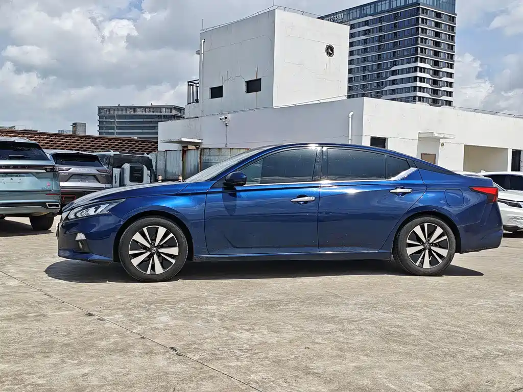 Nissan Teana 2022 — фото 10