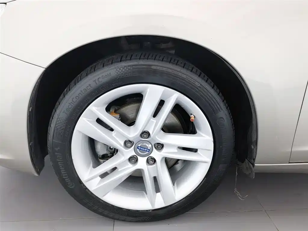 Volvo S60 2015 — фото 17