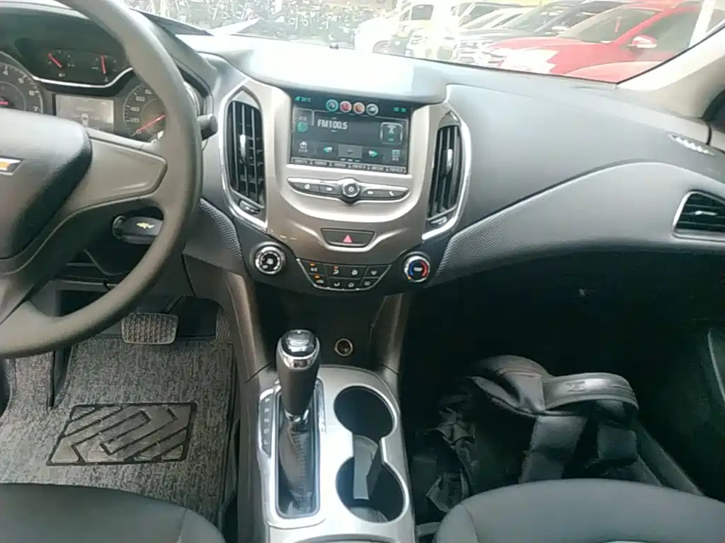 Chevrolet Cruze 2018 — фото 13