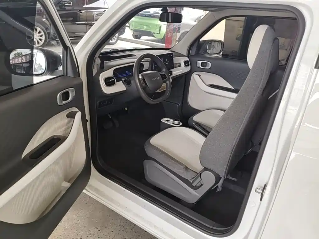 Geely Galaxy Panda 2025 — фото 16