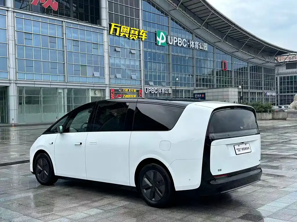 Li Auto Li MEGA 2025