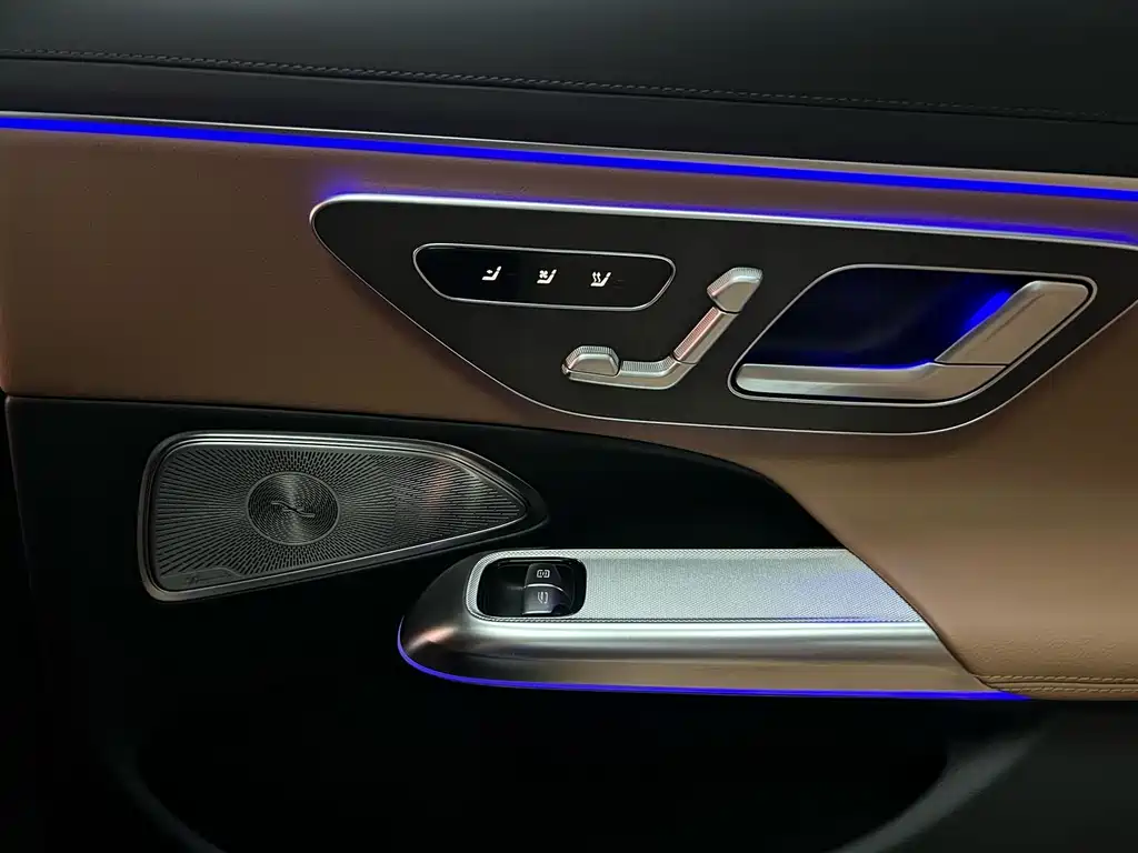 Mercedes-Benz E-Class 2025 — фото 21