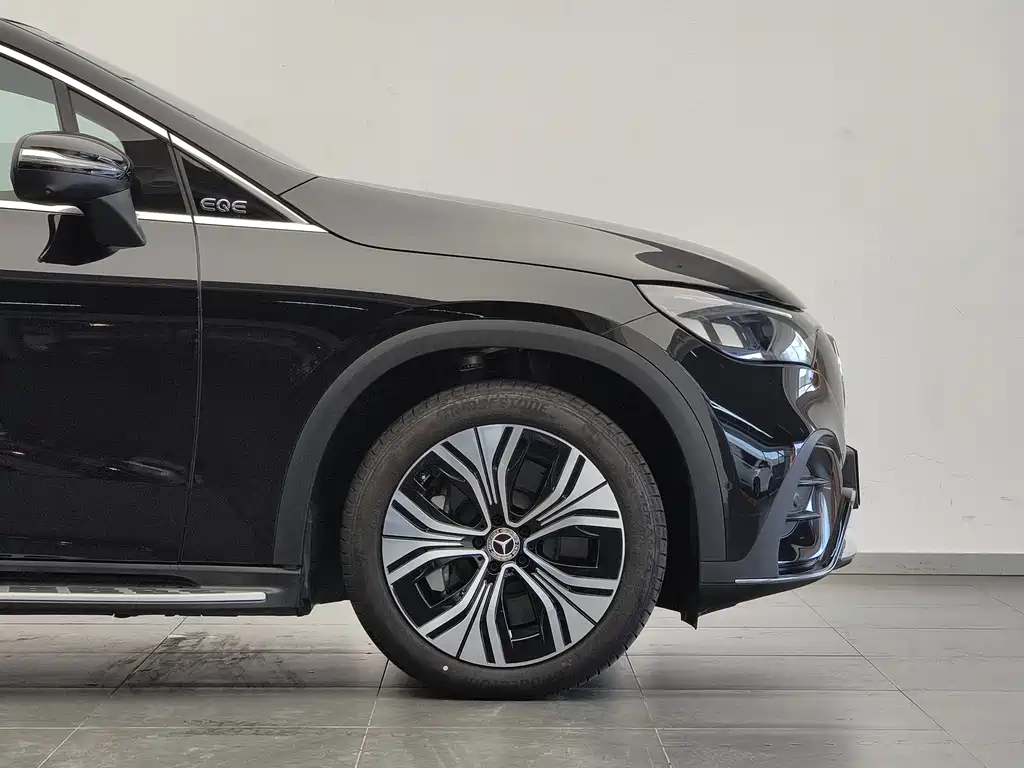 Mercedes-Benz EQE SUV 2025 — фото 17