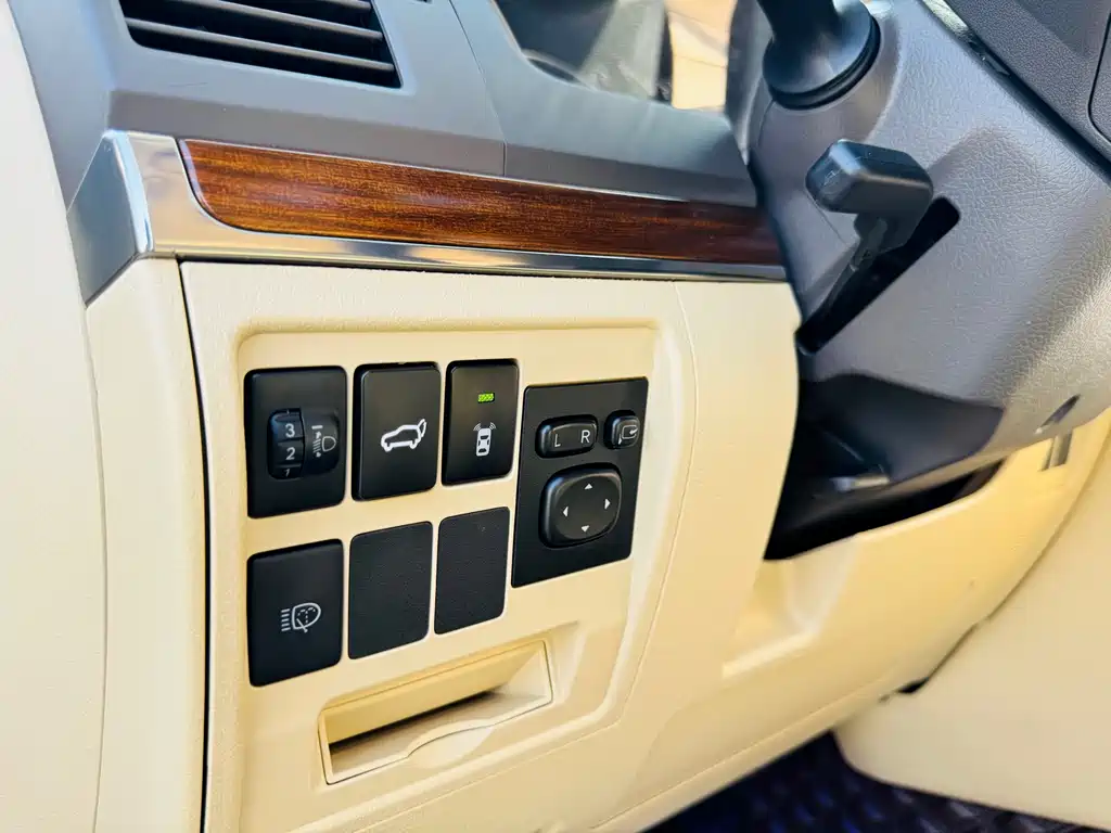 Toyota Land Cruiser 2017 — фото 19