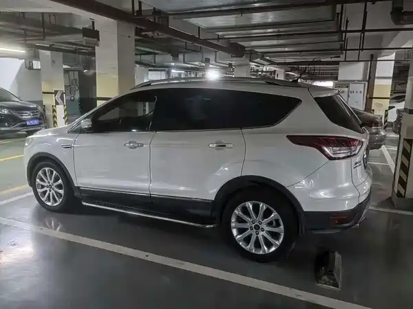 Ford Kuga 2015