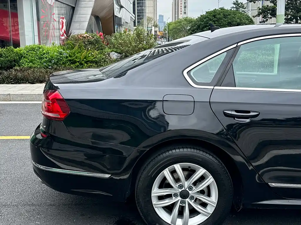 Volkswagen Passat 2016 — фото 15