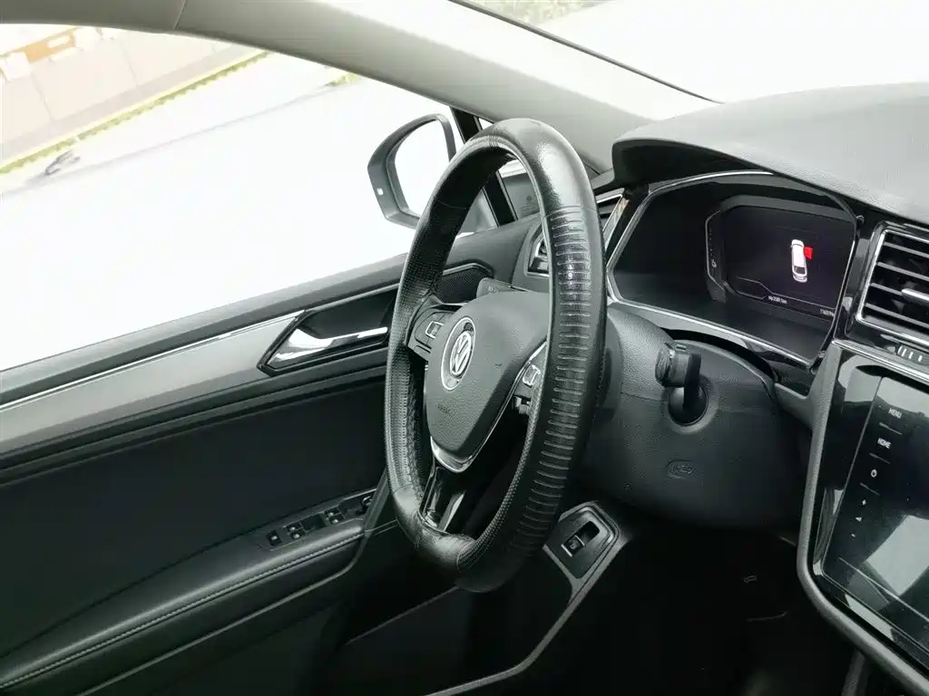 Volkswagen Tiguan L PHEV 2020 — фото 22