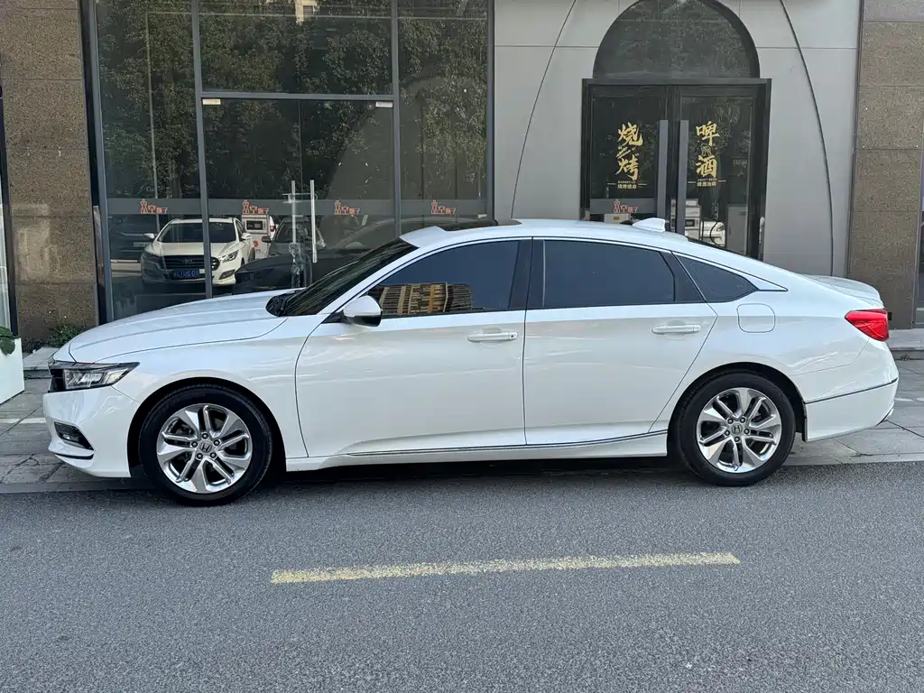 Honda Accord 2020 — фото 3