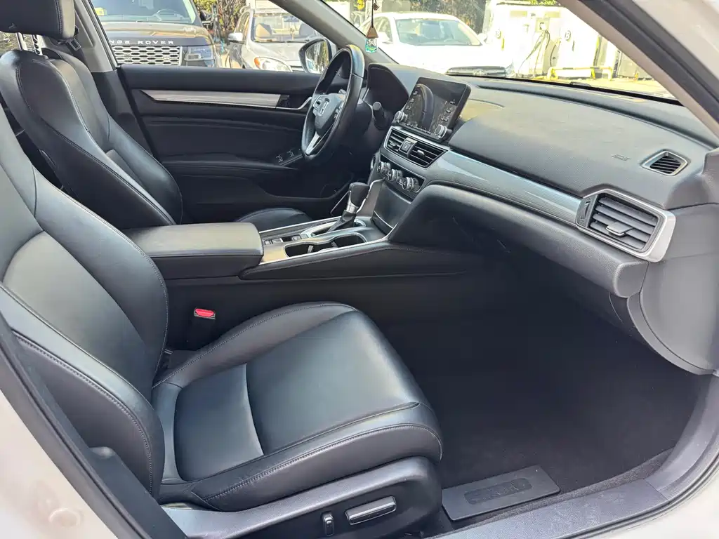 Honda Accord 2020 — фото 15