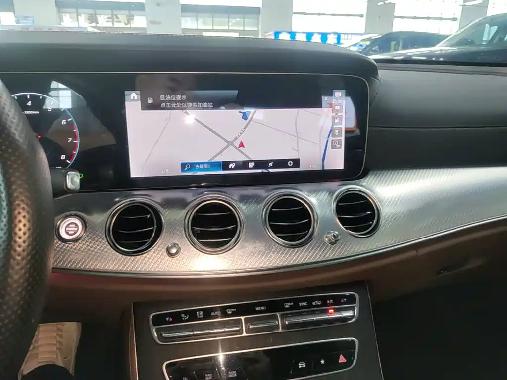 Mercedes-Benz E-Class 2023 — фото 13