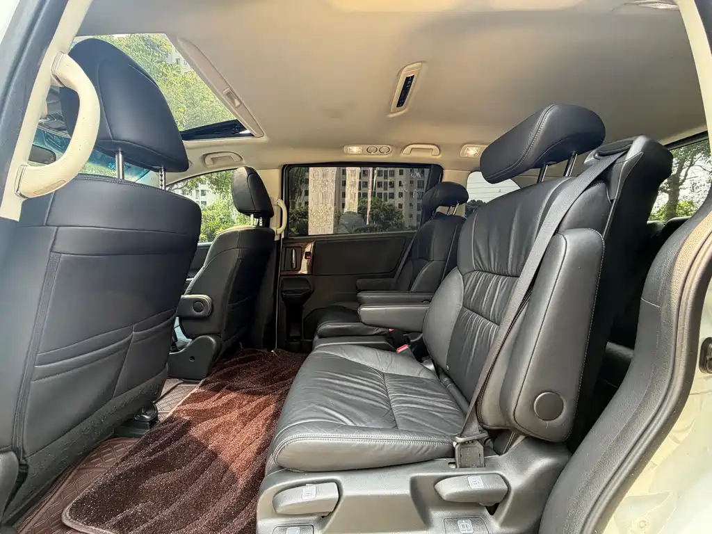 Honda Odyssey 2018 — фото 15