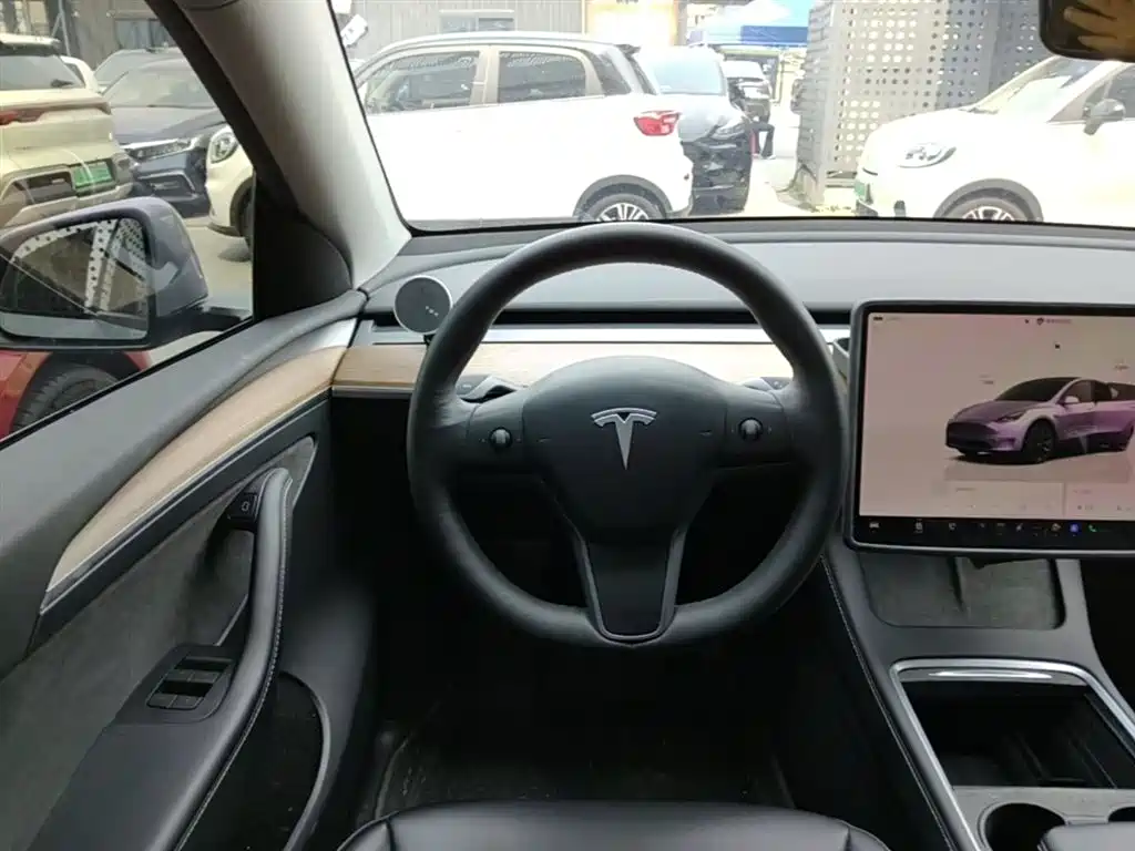 Tesla Model Y 2022 — фото 11