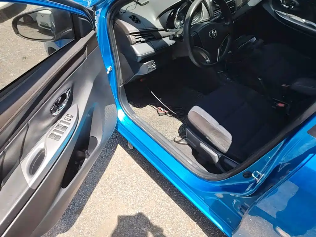 Toyota Yaris L 2015 — фото 12