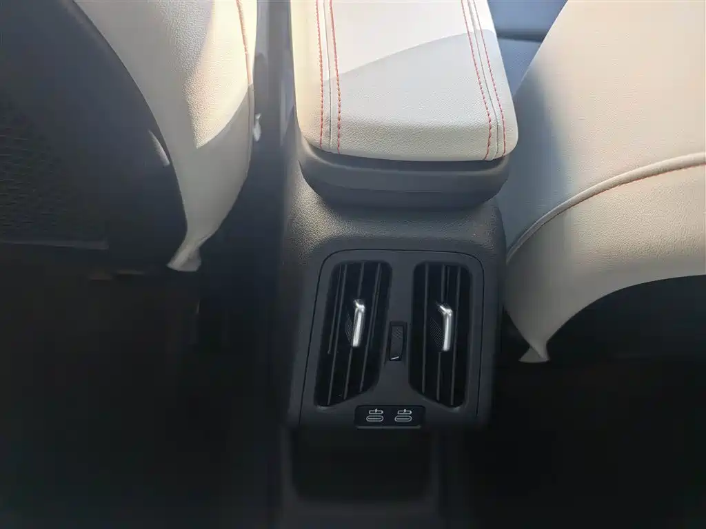 BMW X2 2024 — фото 14
