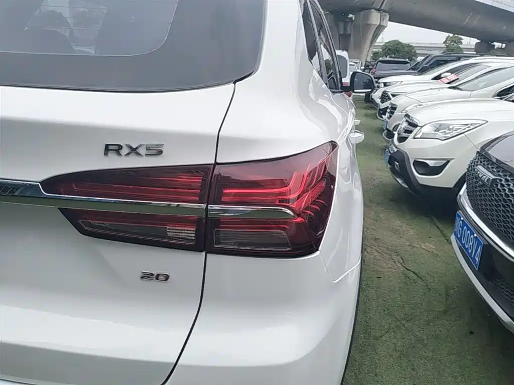 Roewe RX5 2018 — фото 8