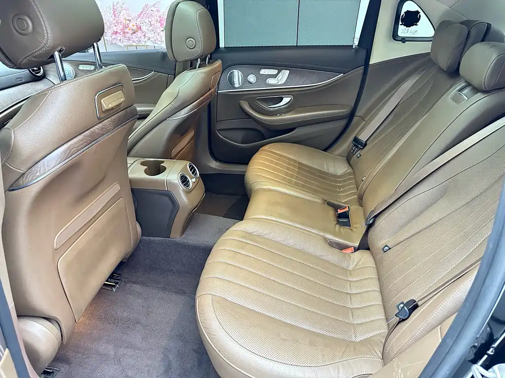 Mercedes-Benz E-Class 2020 — фото 14