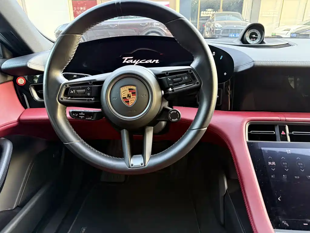 Porsche Taycan 2023 — фото 10