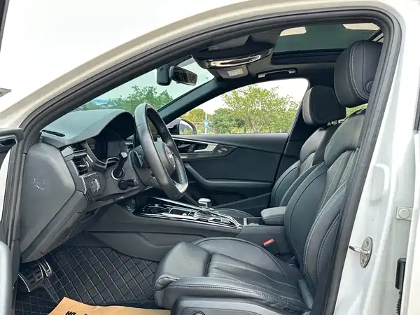 Audi A4L 2022