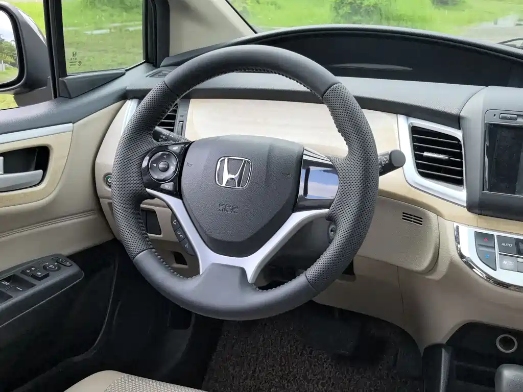 Honda Jade 2015 — фото 16