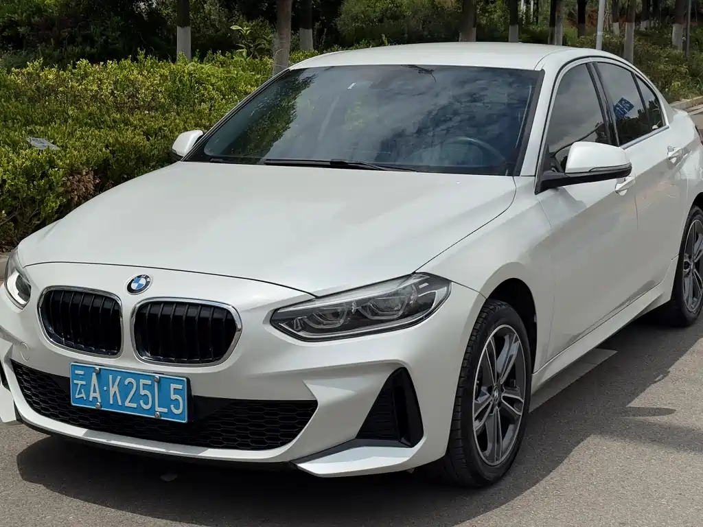 BMW 1 Series 2021 — фото 1