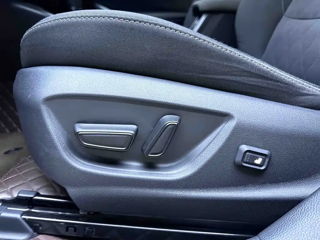 Toyota Corolla 2023 — фото 15