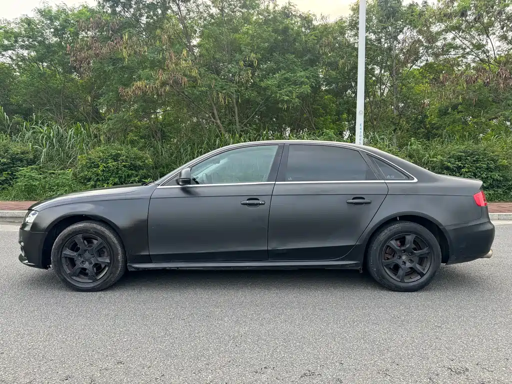 Audi A4L 2010 — фото 23