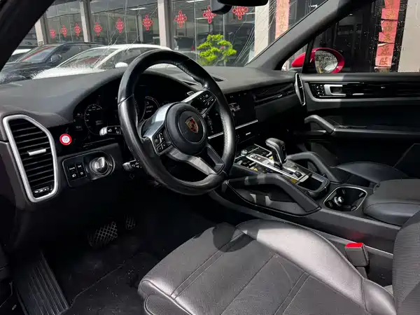 Porsche Cayenne 2022