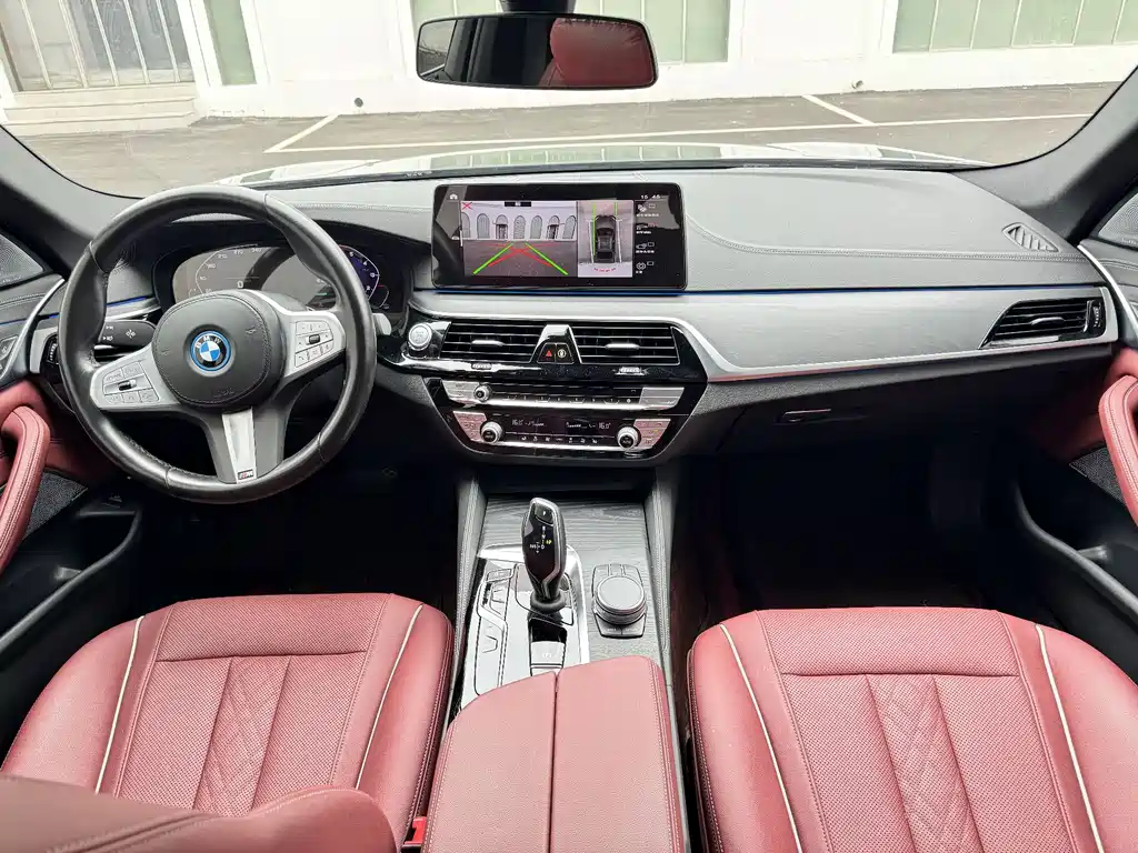 BMW 5 Series New Energy 2023 — фото 9