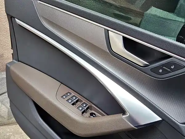 Audi A7L 2024