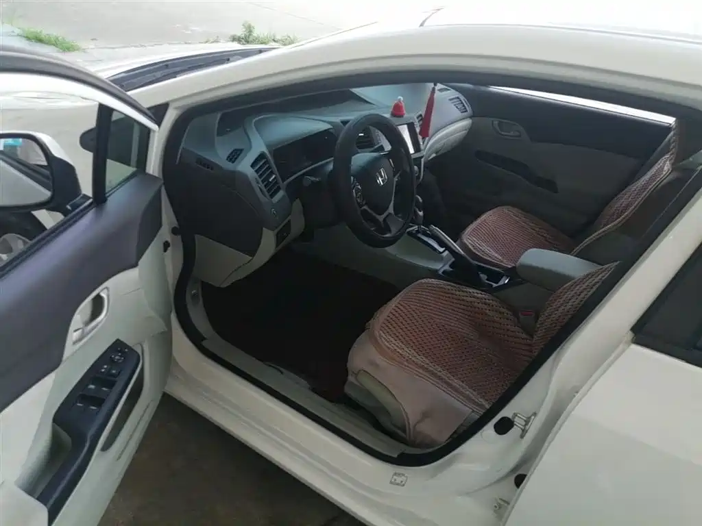 Honda Civic 2014 — фото 16
