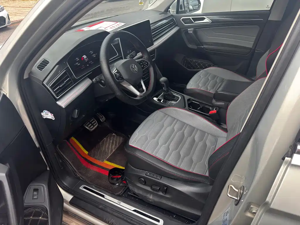Volkswagen Tiguan L 2023 — фото 10