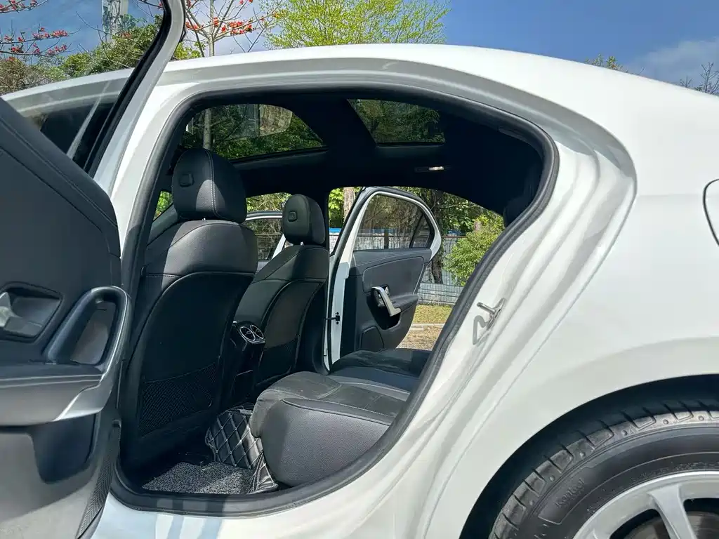 Mercedes-Benz A-Class 2020 — фото 10