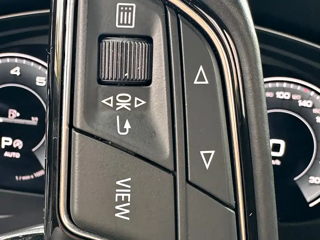 Audi A4L 2022 — фото 31