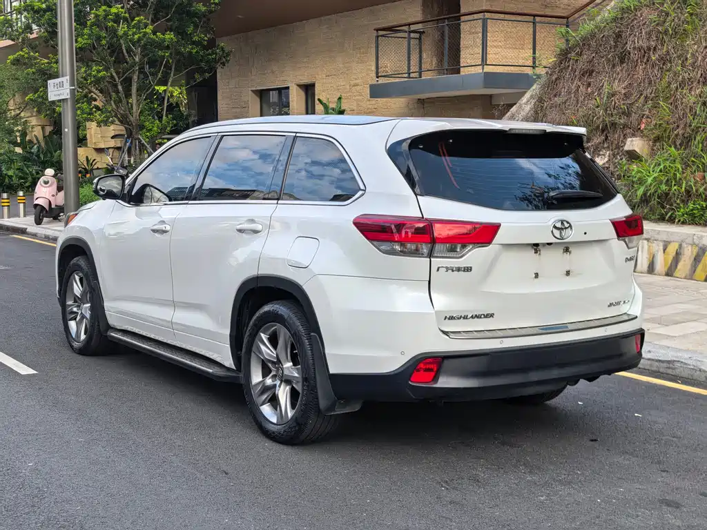 Toyota Highlander 2020